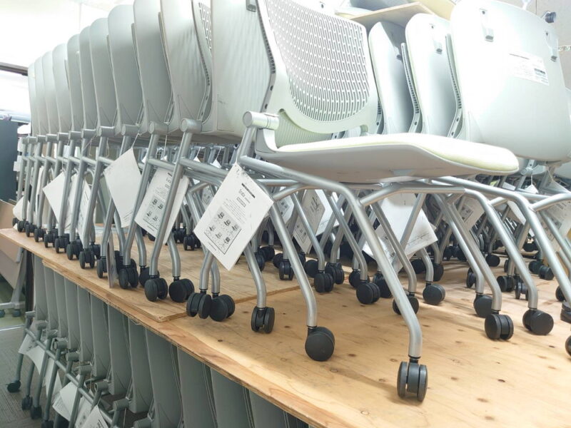 【中古・送料無料 地域限定】美品 10脚セット オカムラ グラータ 会議用チェア - 画像 (10)