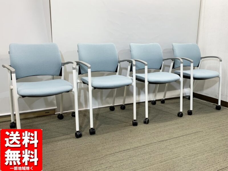 【中古・送料無料 地域限定】会議用チェア４脚セット スタックチェア  キャスター付き オカムラ 国産