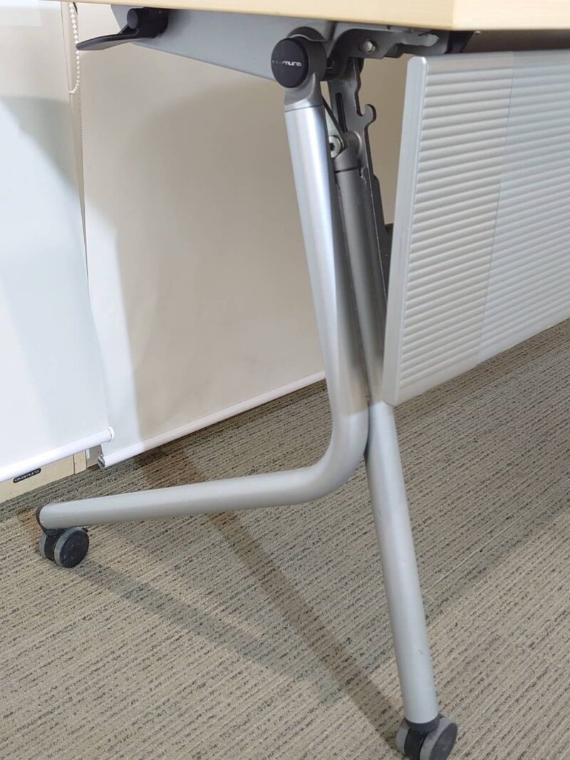 折り畳みテーブル 幕板付き スタッキングテーブル オカムラ【中古】 - 画像 (6)