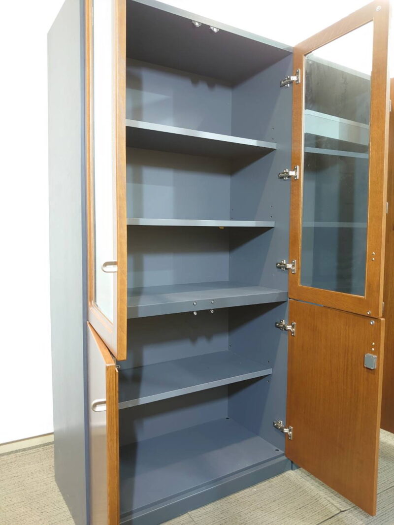 【中古・送料無料 東京地区限定】コクヨ 役員用家具 ２点セット 両開きガラス書庫 - 画像 (4)