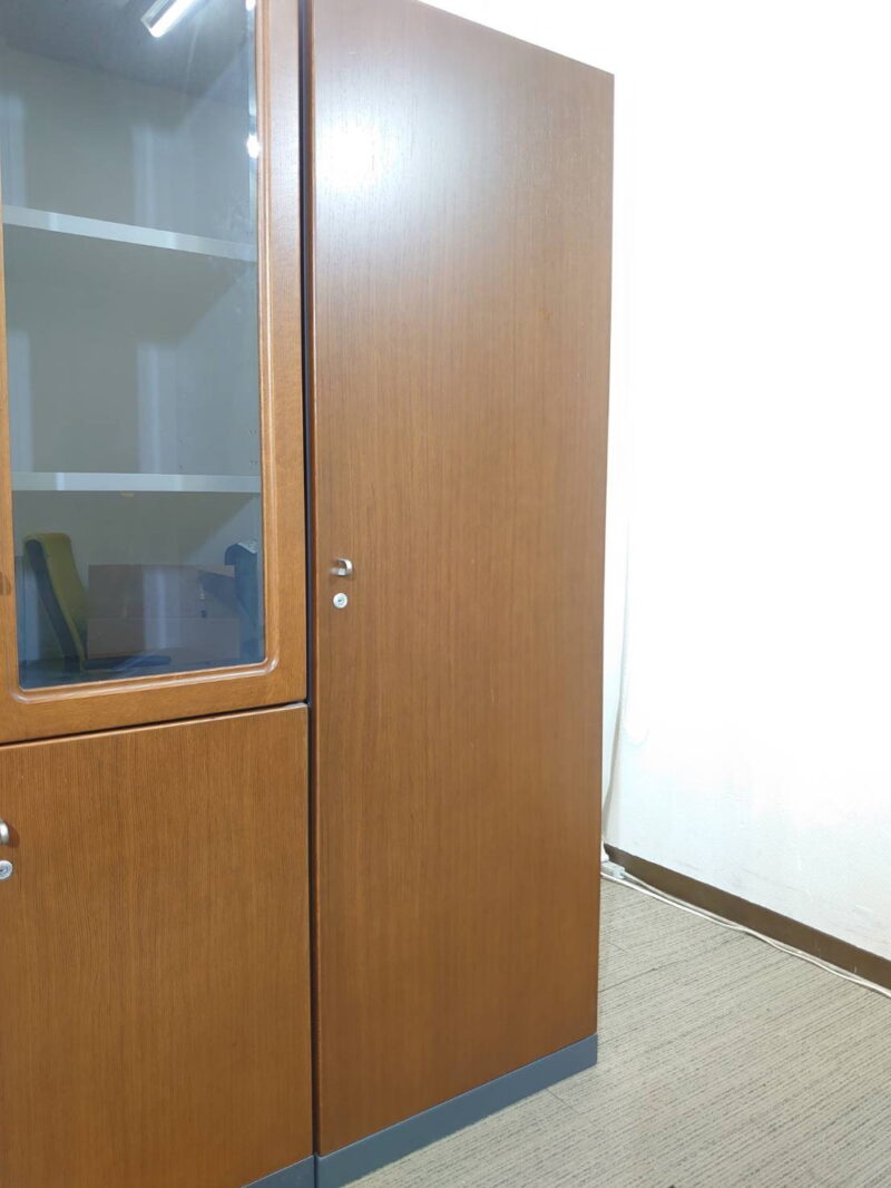 【中古・送料無料 東京地区限定】コクヨ 役員用家具 ２点セット 両開きガラス書庫 - 画像 (9)