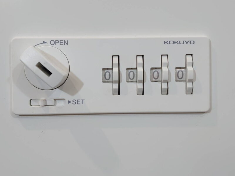 ４人用 パーソナルロッカー 投函口付き メールボックス 貴重品ロッカー ダイヤル錠タイプ【中古オフィス家具】【中古】 - 画像 (4)