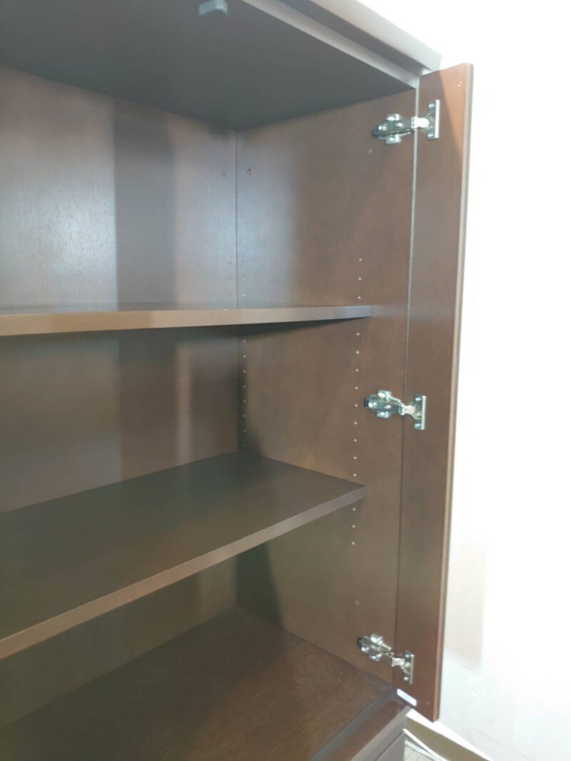 役員用収納家具 ガラス書庫 木製 エグゼクティブ 木製書庫 本棚 書棚 収納棚 両開き オカムラ okamura ネーベクスプロ 両開き書庫 役員書庫 収納庫 キャビネット【中古オフィス家具】【中古】 - 画像 (3)