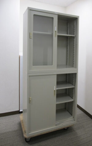 引き違い ガラス書庫 スチール書庫 スチールキャビネット 鍵付き書庫 カギ付き書庫 本棚 収納庫 上下セット LION ライオン 【中古オフィス家具】【送料無料】 上下書庫 引き違い書庫 キャビネット 書棚 書類棚 【中古】