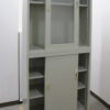 引き違い ガラス書庫 スチール書庫 スチールキャビネット 鍵付き書庫 カギ付き書庫 本棚 収納庫 上下セット LION ライオン 【中古オフィス家具】【送料無料】 上下書庫 引き違い書庫 キャビネット 書棚 書類棚 【中古】 - 画像 (3)