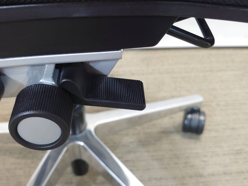 【送料無料 地域限定】 スチールケース Steelcase シンクチェア Think デスクチェア メッシュチェア オフィスチェア 事務チェア 肘付き【中古オフィス家具】【中古】 - 画像 (6)