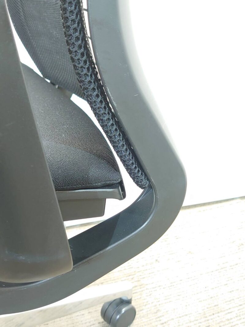 【送料無料 地域限定】 スチールケース Steelcase シンクチェア Think デスクチェア メッシュチェア オフィスチェア 事務チェア 肘付き【中古オフィス家具】【中古】 - 画像 (7)