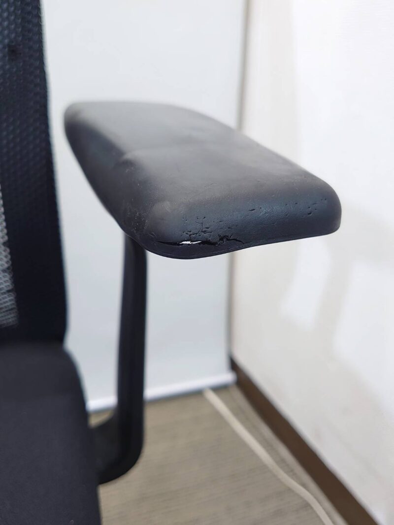 【送料無料 地域限定】 スチールケース Steelcase シンクチェア Think デスクチェア メッシュチェア オフィスチェア 事務チェア 肘付き【中古オフィス家具】【中古】 - 画像 (9)