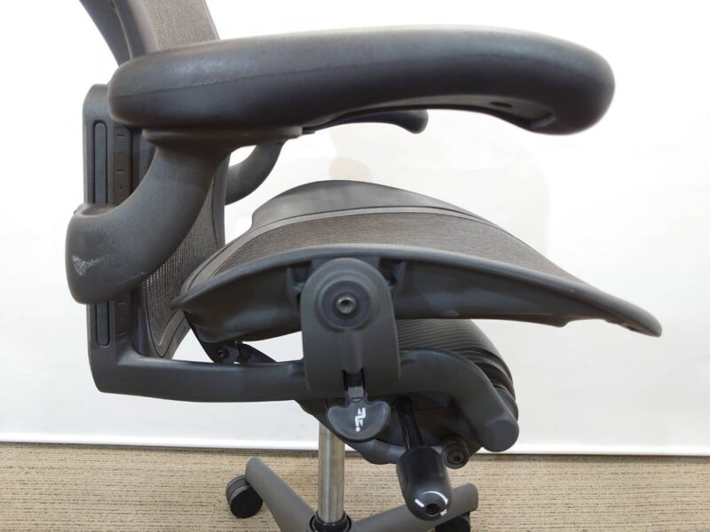 【送料無料 地域限定】ハーマンミラー Herman Miller アーロンチェア Aタイプ サイズA エグゼクティブチェア マネジメントチェア リモートワーク ゲーミングチェア 【中古オフィス家具】【中古】 - 画像 (10)