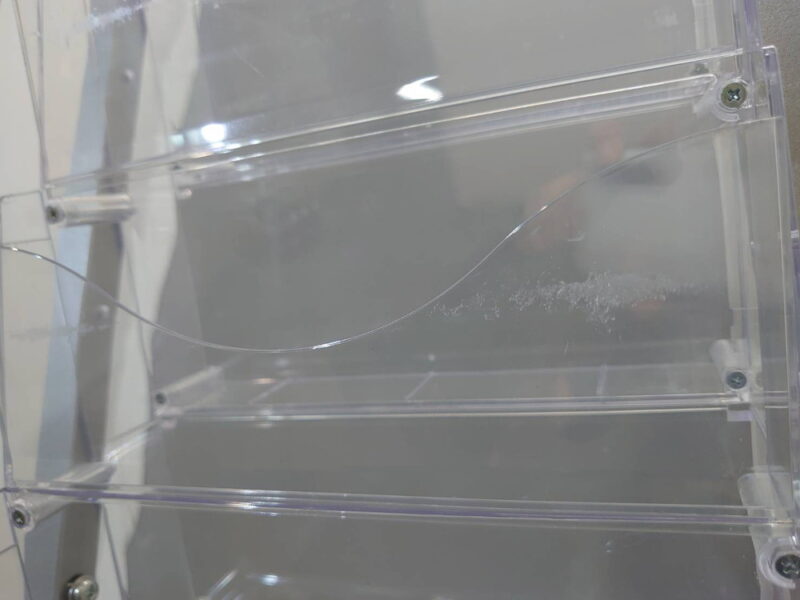 【店頭引き渡し限定】 パンフレットスタンド 1列10段 トヨダプロダクツ PS-110CN 1台 カタログスタンド A4対応 キャスター付き ストッパー付き パンフ 収納 ラック 受付 店舗 エントランス ロビー 【中古オフィス家具】【中古】 - 画像 (6)