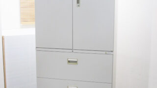 上下書庫 両開き書庫 ラテラル書庫 スチール書庫 本棚 書棚 キャビネット 鍵付き書庫 カギ付き書庫 ユニットタイプ 両開き扉 観音扉 両開きキャビネット  ラテラルキャビネット 収納棚 オカムラ okamura 岡村製作所 42 国産 保管庫 収納庫 スチールキャビネット 