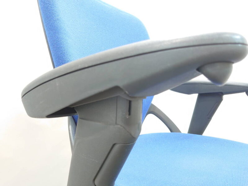 【送料無料 地域限定】 【80脚入荷】 4脚セット イトーキ プレーゴ Prego オフィスチェア デスクチェア 事務チェア キャスターチェア 事務イス 肘付き ひじ付き ワーキングチェア 事務椅子 事務いす オフィスチェアー 事務用チェア パソコンチェア OAチェア ITOKI 国産 【中古オフィス家具】【中古】 - 画像 (11)