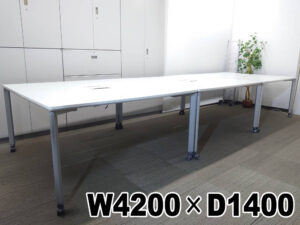 【送料無料 地域限定】 フリーアドレス 大型会議テーブル W4200 (W1400×3台) コクヨ ワークソート ワークテーブル フリーアドレスデスク 可動式テーブル ミーティングテーブル 会議テーブル フリアド SDT-WS1414PAW 会議机 ワークデスク 平机 平デスク KOKUYO 国産 【中古オフィス家具】【中古】