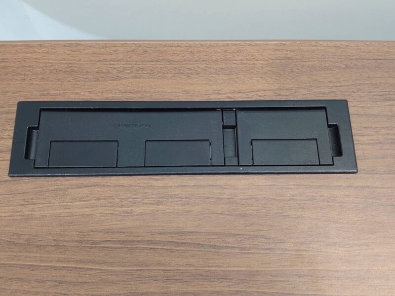 オカムラ スイフトシリーズ 上下昇降デスク 電動 天板昇降デスク 昇降デスク マネージャーデスク 電動昇降デスク 役員デスク 昇降役員デスク リフティング 高さ調節 高さ調整 配線孔付き ボタンタイプ セーフティリバース 3S102P MK39 【中古オフィス家具】【中古】 - 画像 (9)