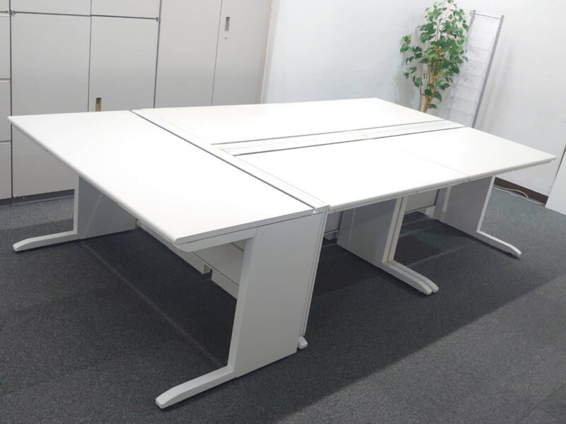 【送料無料 東京地区限定】【20台入荷】【美品】５台セット 平机 ５人用 開業セット ホワイト色 W1400×1台 W1000×4台 スチールデスク オフィスデスク 事務デスク ワークデスク 事務机 平デスク デスクセット ITOKI  CX 国産 【中古オフィス家具】【中古】 - 画像 (4)