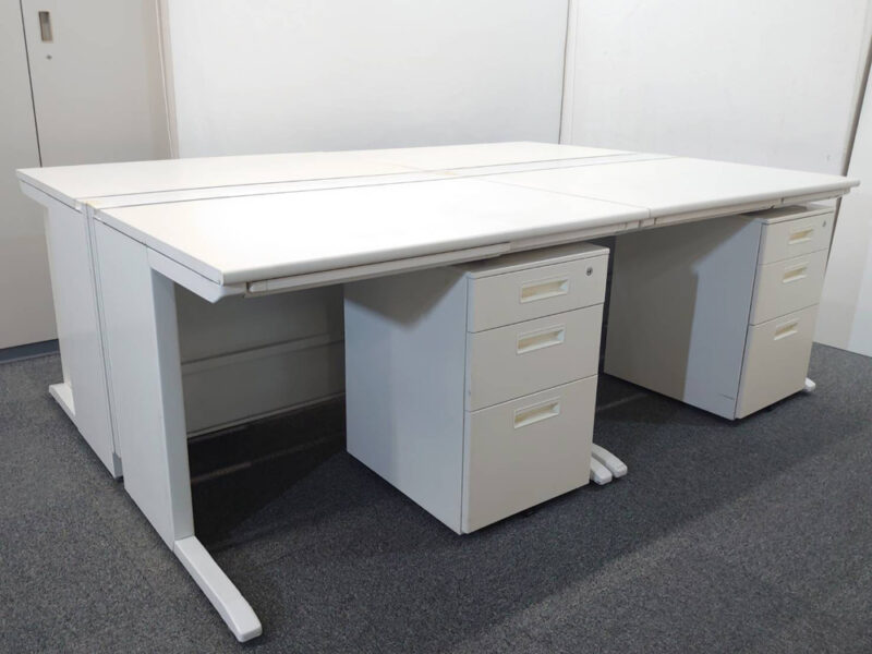 【送料無料 東京地区限定】 【美品】 ４人用 開業セット 平机 片袖机 スチールデスク オフィスデスク 事務デスク ワークデスク 事務机 平デスク 片袖デスク デスクセット ワゴン スチールワゴン サイドワゴン デスクワゴン ホワイト色 デスク W1000×4台 3段ワゴン×4台 【中古オフィス家具】【中古】 - 画像 (2)