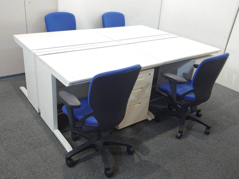 【送料無料 東京地区限定】 【美品】 ４人用 開業セット 平机 片袖机 スチールデスク オフィスデスク 事務デスク ワークデスク 事務机 平デスク 片袖デスク デスクセット ホワイト色 ワゴン スチールワゴン オフィスチェア プレーゴ デスク×4台 3段ワゴン×4台 チェア×4脚 【中古オフィス家具】【中古】 - 画像 (4)