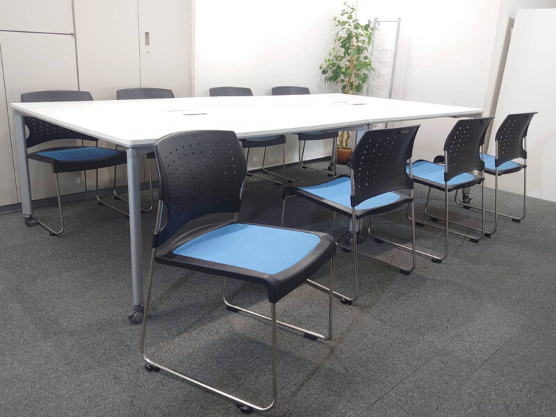 【送料無料 地域限定】 ８人用 フリーアドレス 会議チェア 会議セット コクヨ 大型会議テーブル 大型テーブル W4200 ワークテーブル ワークソート フリアド W1400×2台 可動式 ミーティングテーブル 会議テーブル 平机 SDT-WS1414PAW ミーティングチェア スタッキングチェア プレド 【中古オフィス家具】【中古】 - 画像 (3)