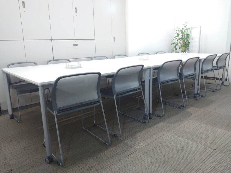 12人用 フリーアドレス 会議セット コクヨ ワークテーブル ワークソート フリアド W1400×3台 可動式 ミーティングテーブル 会議テーブル 平机 SDT-WS1414PAW サンケイ 会議チェア ミーティングチェア スタッキングチェア メッシュチェア 【中古オフィス家具】【中古】 - 画像 (4)