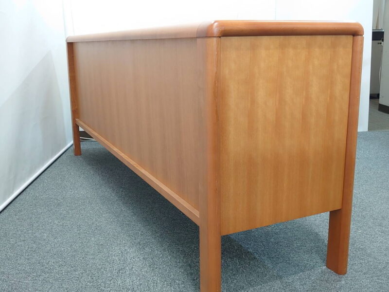 イトーキ ローボード 木製ローボード ローキャビネット 役員家具 木製家具 収納棚 書庫 本棚 書棚 キャビネット 木製キャビネット 両開き ITOKI HXS-07GDR-43 W1800 D450 H700 国産 【中古オフィス家具】【中古】 - 画像 (5)