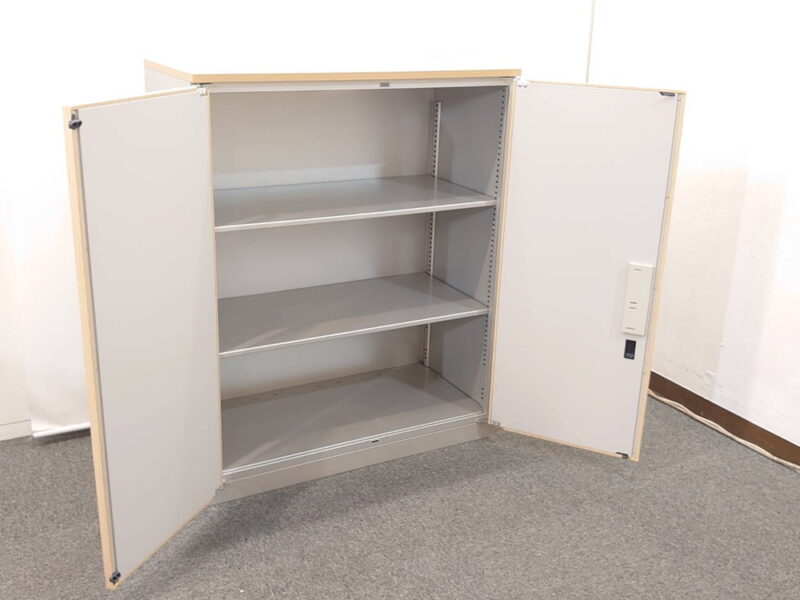 【美品】 イトーキ 両開き書庫 HTR-109HSS-ZW98 キャビネット シンラインキャビネットR スチール書庫 保管庫 収納庫 スチールキャビネット W900×D450×H1120 ITOKI THIN LINE CABINET R 国産 【中古オフィス家具】【中古】 - 画像 (2)