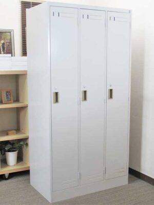 【店頭引き渡し限定】3人用ロッカー 3名用ロッカー スチールロッカー 更衣ロッカー オフィスロッカー オフィス用ロッカー スチール製ロッカー 更衣用ロッカー カギ付き コクヨ KOKUYO 国産 【中古オフィス家具】【中古】