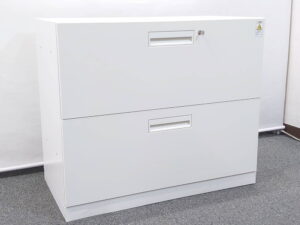 コクヨ エディア ラテラル書庫 2段 キャビネット BWU-L2A39SAW ベース付き W900 D450 H760 収納庫 本棚 書棚 オフィス収納 ホワイト色 鍵付き書庫 スチール書庫 【中古オフィス家具】【中古】