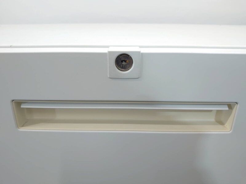 イナバ Inaba TF 11-9045 ラテラル書庫 ３段 キャビネット Cabinet スチール書庫 ラテラルキャビネット 引き出し書庫 ベース付 収納庫 本棚 書棚 オフィス収納 国産 【中古オフィス家具】【中古】 - 画像 (4)