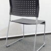 【送料無料 地域限定】 4脚セット アイリスチトセ ミーティングチェア 会議チェア スタッキングチェア スタックチェア 会議用チェア 会議椅子 ミーティング用チェア ASL-110PP ブラック色 【中古オフィス家具】【中古】 - 画像 (4)