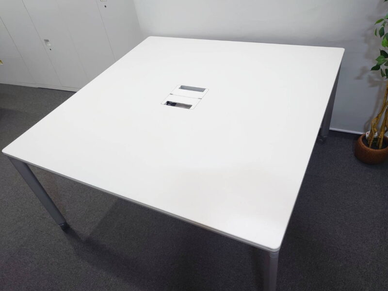 在庫多数 組み合わせ自由自在【送料無料 】会議テーブル W1400 コクヨ ワークソート ワークテーブル フリーアドレス 可動式 ミーティングテーブル 会議テーブル SDT-WS1414PAW 大型テーブル オフィステーブル OAテーブル 会議机 コードホール キャスター付き ワークデスク 角型 KOKUYO 国産 【中古オフィス家具】【中オフィスパ―トナートナー - 画像 (3)
