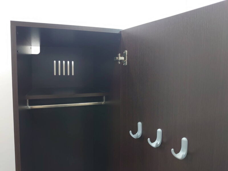 【送料無料 東京地区限定】 役員家具3点セット デスク 平机 ワゴン ワードローブ 木製 	 3点セット 役員用家具 役員家具 エグゼクティブ家具 エグゼクティブファニチュア 木製平机 木製机 木製ワゴン 木製ワードローブ 収納家具 【中古オフィス家具】【中古】 - 画像 (12)