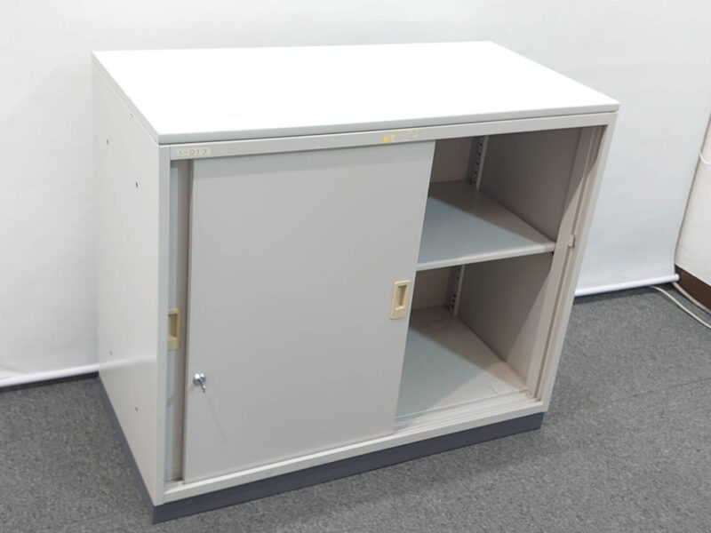 コクヨ 引き違い書庫 ビジネスウォールN キャビネット 2段 BWN-H39F1 ローキャビネット W900×D450×H775 カギ付き書庫 スチール書庫 スチールキャビネット グレー色 収納書庫 本棚 鍵付き書庫 オフィス収納 【中古オフィス家具】【中古】 - 画像 (2)