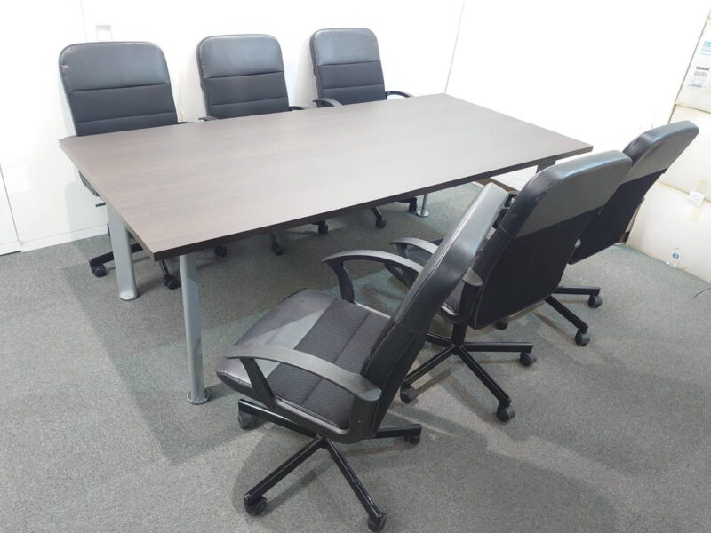 【送料無料 地域限定】 ６人用 会議セット ミーティングセット オフィステーブル ミーティングテーブル 会議テーブル 会議用テーブル 会議机 W2100×D1000×H700 多目的テーブル 会議チェア ミーティングチェア オフィス家具セット オフィスデスク オフィスチェア 合皮チェア オフィスデスク ワークデスク 大型テーブル 大型会議テーブル S6E-1221-02【中古オフィス家具】【中古】 - 画像 (4)