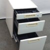 【法人限定送料無料】 【訳あり特価】 プラス LA ワゴン LA-N046SC-3 W4 デスクワゴン 3段ワゴン 事務ワゴン サイドワゴン オフィスワゴン スチールワゴン ファイルキャビネット 袖机 脇机 中古ワゴン 【中古オフィス家具】【中古】 - 画像 (8)