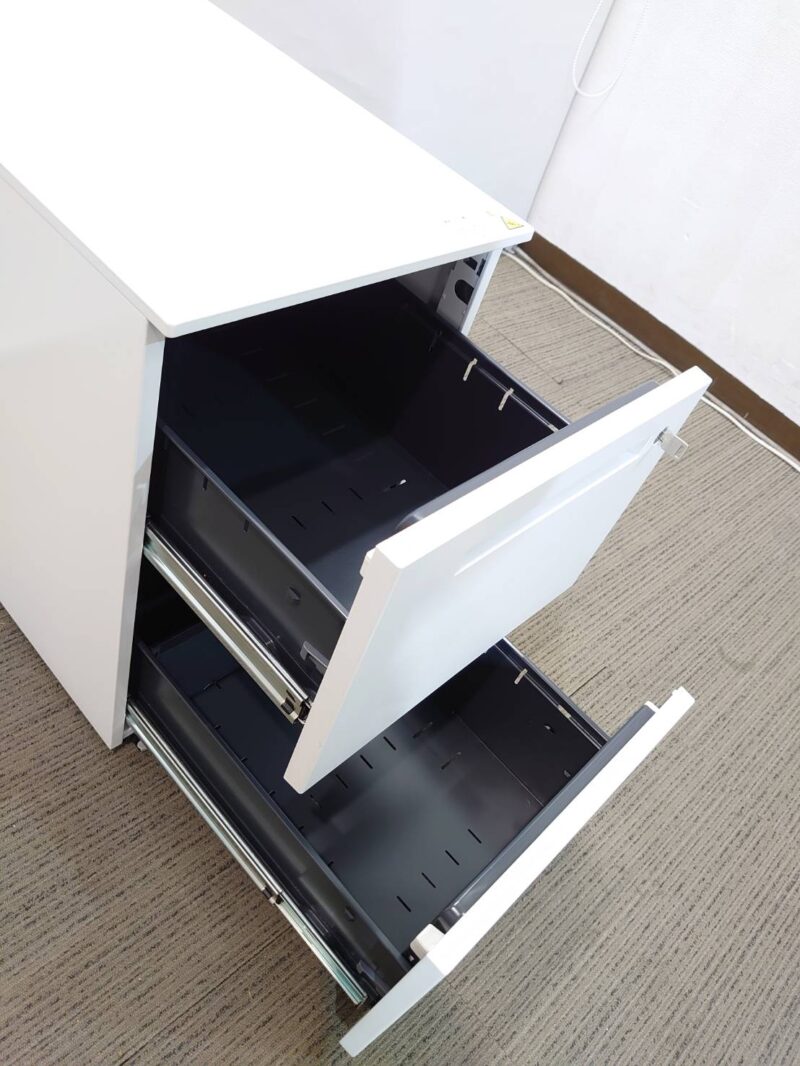 開業セット イトーキ CZR 片袖机 ４台セット 平机 デスクワゴン ウチダ MIチェア【中古オフィス家具】 - 画像 (8)