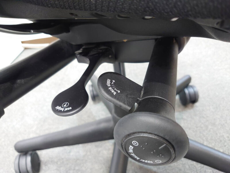 【送料無料 地域限定】 【限定１台】 スチールケース リープチェア Steelcase Leap HD デスクチェア オフィスチェア 事務チェア 肘付き 	 オフィスチェア エグゼクティブチェア マネジメントチェア ひじ付き 役員チェア 役員用チェア パソコンチェア 事務イス 事務椅子 スチールケース 462LEAPHD1 【中古オフィス家具】【中古】 - 画像 (11)