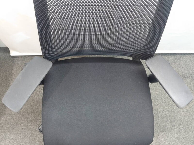 【送料無料 地域限定】 スチールケース Steelcase シンクチェア Think デスクチェア THK-13101 メッシュチェア オフィスチェア 可動肘付き 高級チェア ハイバックチェア 【中古オフィス家具】【中古】 - 画像 (10)