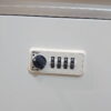【法人限定 送料無料】 【在庫9台有り】 イトーキ インクルード IncLude ３段ワゴン ダイヤル錠 JF-046MPCK-W9 ダイヤルキー サイドワゴン デスクワゴン キャスターワゴン 袖机 脇机 ホワイト色 インサイドワゴン 机下収納ワゴン スチールワゴン 事務ワゴン ITOKI 国産 JF-046MPCKB-W9【中古オフィス家具】【中古】 - 画像 (5)