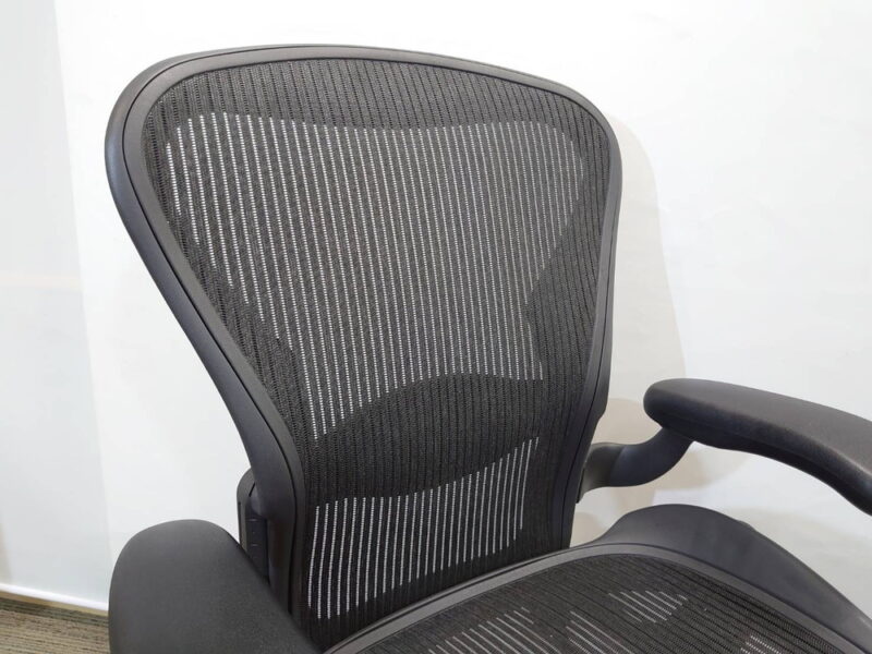 【送料無料 東京地区限定】 ハーマンミラー Herman Miller アーロンチェア オフィスチェア デスクチェア 肘付き 事務チェア 役員チェア キャスターチェア AE111PWB 	 エグゼクティブチェア マネジメントチェア 事務イス 事務椅子 ひじ付き 肘付 テレワーク リモートワーク 在宅勤務 在宅ワーク スタンダード Bサイズ Aeron Stool【中古オフィス家具】【中古】 - 画像 (6)