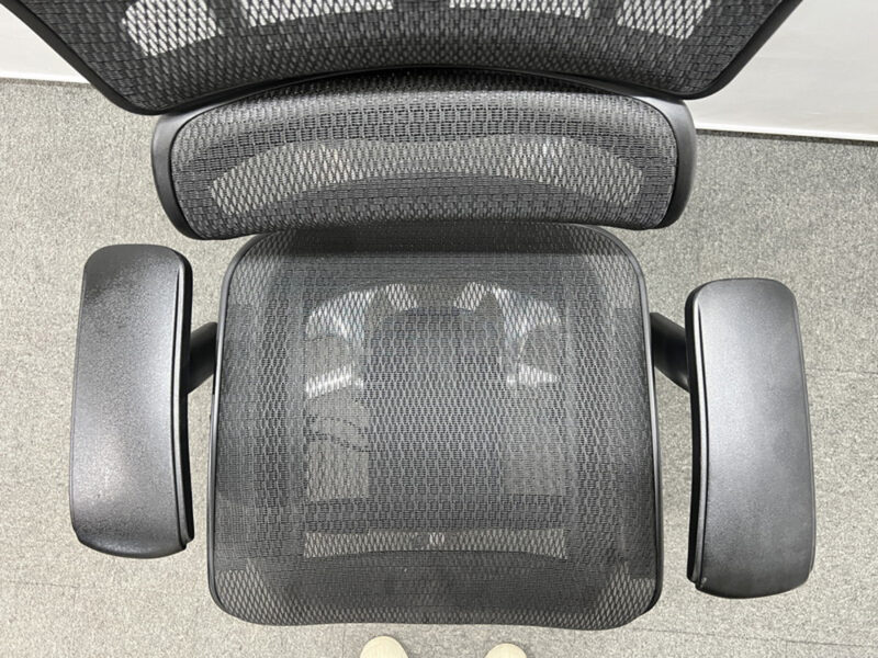 【送料無料 東京地区限定】 エルゴヒューマン オフィスチェア 高級ブランドチェア エルゴノミクスチェア エグゼクティブチェア 役員チェア 役員用チェア 事務チェア ロータイプ キャスター付き キャスターチェア 肘付き 【中古オフィス家具】【中古】 - 画像 (17)