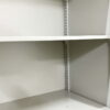両開き書庫 ナイキ スチール書庫 収納庫 キャビネット カギ付き書庫 鍵付き書庫 両開きキャビネット スチールキャビネット 本棚 書棚 収納庫 保管庫 NAIKI ベース付き【中古オフィス家具】【中古】 - 画像 (5)