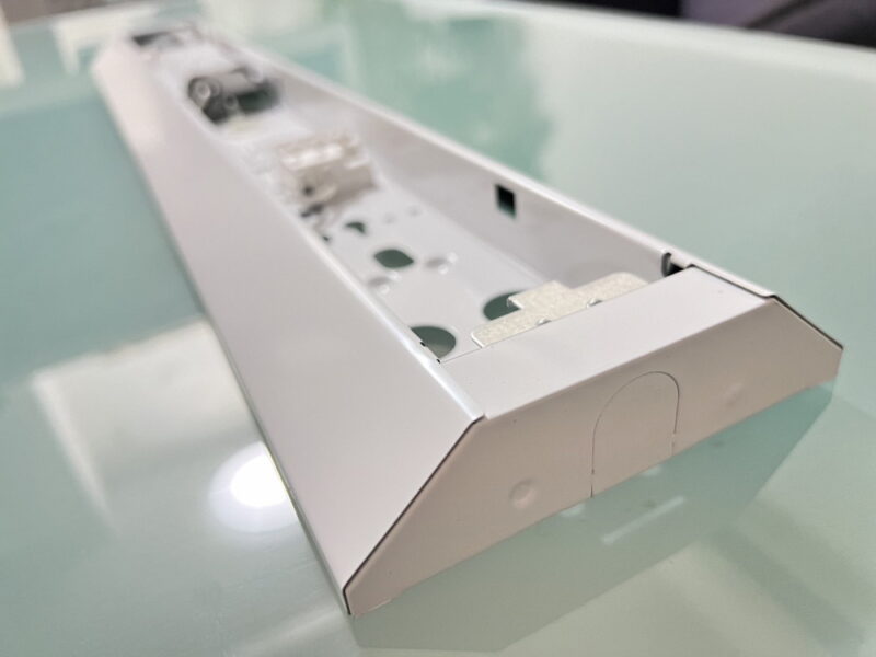【大量100個入荷】東芝ライテック ベースライト本体のみ 20形 逆富士形 W120 LEDバー別売  LEET-21204-LS9 【新品】【新品未開封】 - 画像 (9)