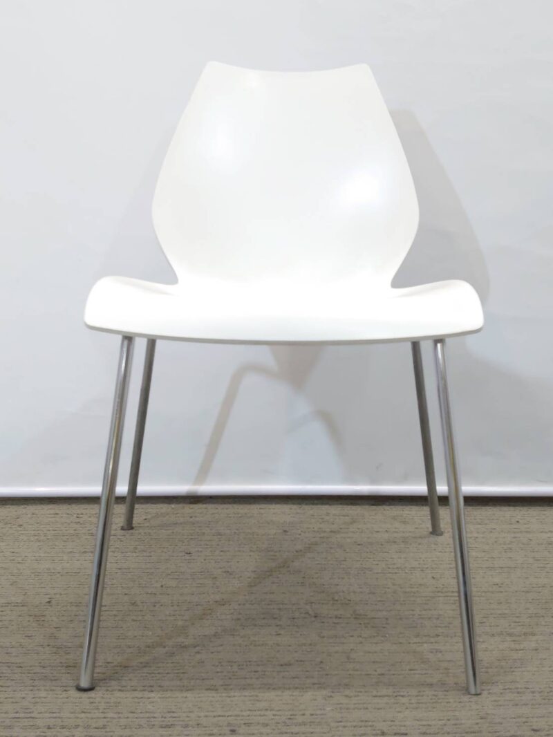 【送料無料 地域限定】 ５脚セット イタリア製 Kartell MAUI カルテル マウイ ミーティングチェア 会議チェア スタッキングチェア スタックチェア 会議用チェア 会議椅子 ミーティング用チェア 会議用椅子 会議イス 多目的チェア ダイニングチェア【中古オフィス家具】【中古】 - 画像 (4)