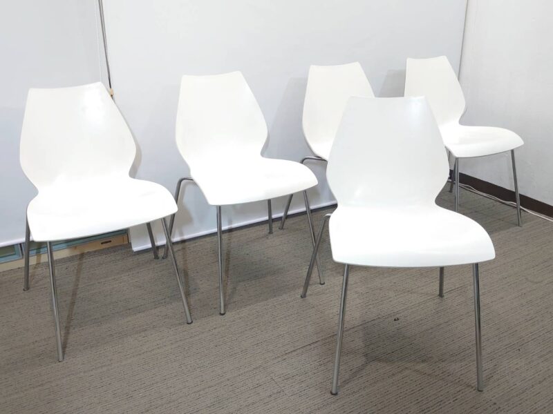 【送料無料 地域限定】 ５脚セット イタリア製 Kartell MAUI カルテル マウイ ミーティングチェア 会議チェア スタッキングチェア スタックチェア 会議用チェア 会議椅子 ミーティング用チェア 会議用椅子 会議イス 多目的チェア ダイニングチェア【中古オフィス家具】【中古】 - 画像 (7)