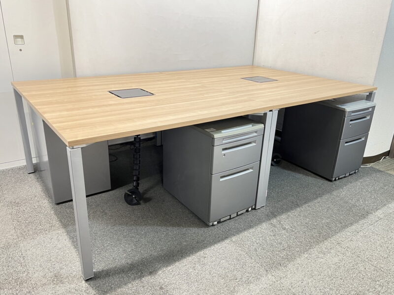 【送料無料 東京地区限定】 ４人用 フリーアドレス ワークソート 大型会議テーブル W2400（W1200×2台）×D1400×H720 コクヨ ワークソート ワークテーブル フリアド 平机 ミーティングテーブル 会議テーブル SDT-WF1214MP2 W1200×2台 角型 KOKUYO オフィスデスク デスク ワゴン ３段ワゴン オカムラ プロステージ 国産【中古オフィス家具】【中古】 - 画像 (3)