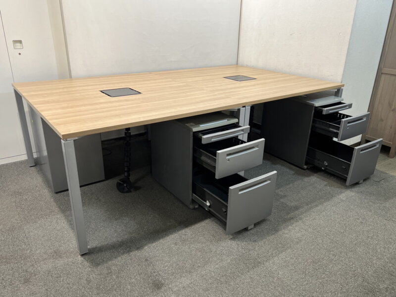 【送料無料 東京地区限定】 ４人用 フリーアドレス ワークソート 大型会議テーブル W2400（W1200×2台）×D1400×H720 コクヨ ワークソート ワークテーブル フリアド 平机 ミーティングテーブル 会議テーブル SDT-WF1214MP2 W1200×2台 角型 KOKUYO オフィスデスク デスク ワゴン ３段ワゴン オカムラ プロステージ 国産【中古オフィス家具】【中古】 - 画像 (4)