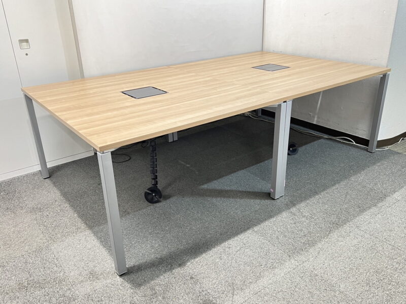 【送料無料 東京地区限定】【美品】フリーアドレス ワークソート 大型会議テーブル W2400（W1200×2台）×D1400×H720 コクヨ ワークソート ワークテーブル フリアド 平机 ミーティングテーブル 会議テーブル SDT-WF1214MP2 W1200×2台 角型 KOKUYO 国産【中古オフィス家具】【中古】 - 画像 (4)