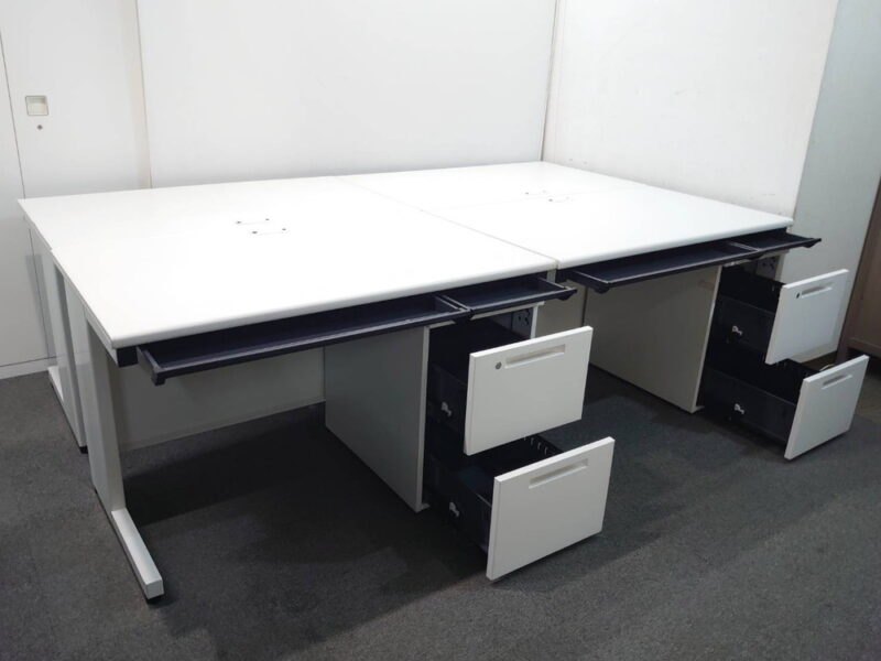 【送料無料 東京地区限定】 ４人用 開業セット 片袖机 片袖デスク オフィスデスク スチールデスク 事務机 事務デスク 平机 デスクワゴン サイドワゴン スチール製ワゴン ４台セット W1200×D700×H700 プラス フラットライン SP-T127 PLUS コクヨ iS デスクワゴン KOKUYO SDM-IS46A2SAWN wi-00680 国産【中古オフィス家具】【中古】 - 画像 (4)