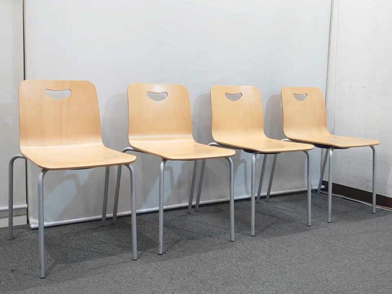 【送料無料 東京地区限定】 【美品】 ４人用 会議セット ミーティングセット オフィステーブル ミーティングテーブル 会議テーブル 会議用テーブル W1200×D700×H700 多目的テーブル 会議チェア ミーティングチェア コクヨ ビスキオ オフィス家具セット テーブルチェアセット スタッキングチェア スタックチェア 積み重ねタイプ KOKUYO SCH-B【中古オフィス家具】【中古】 - 画像 (17)