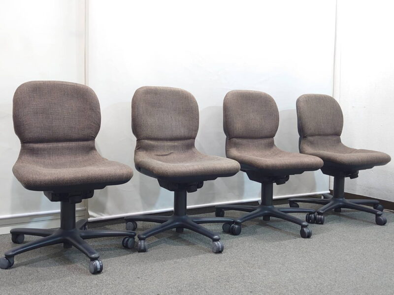 【送料無料 地域限定】 ４脚セット スチールケース Steelcase オフィスチェア デスクチェア 海外製チェア 高級チェア デザイナーズチェア 事務チェア キャスターチェア 事務イス ワーキングチェア 布張り 事務椅子 事務いす オフィスチェアー 事務用チェア パソコンチェア OAチェア【中古オフィス家具】【中古】 - 画像 (8)